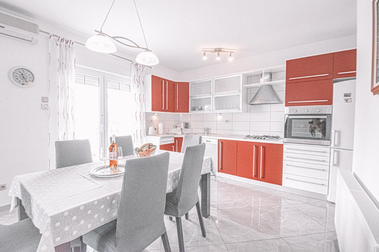 Apartments Vukic Цриквеница Экстерьер фото
